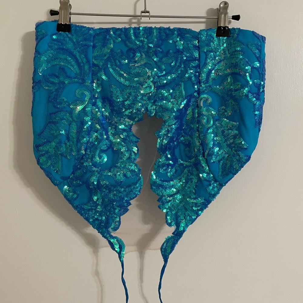 Fernando Wong pageant fun fashion crop top and pants set with train